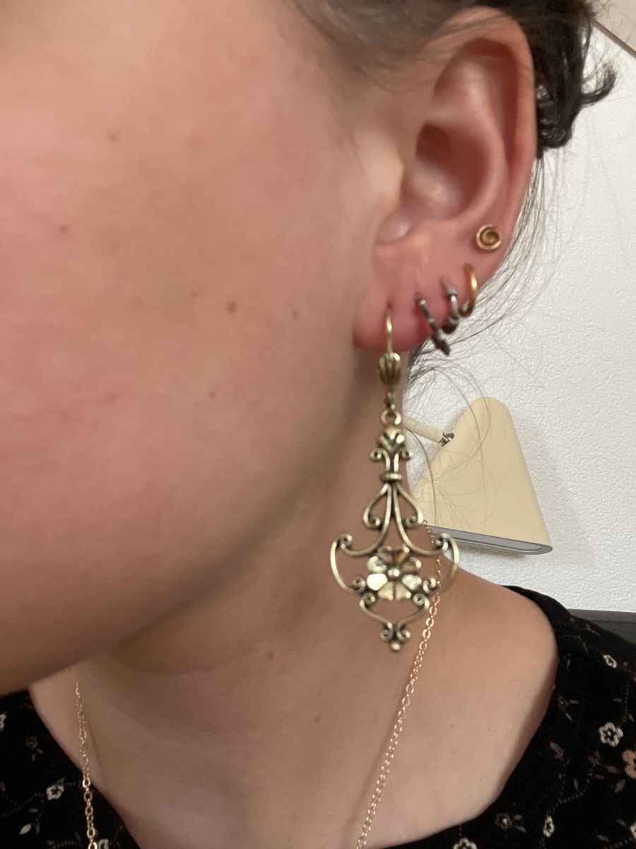 Orecchini pendenti & Orecchini a lobo: Goldene Blumen Ohrringe – Nuovo (secondo la descrizione) da Düdingen venduto da Saaaaem 1