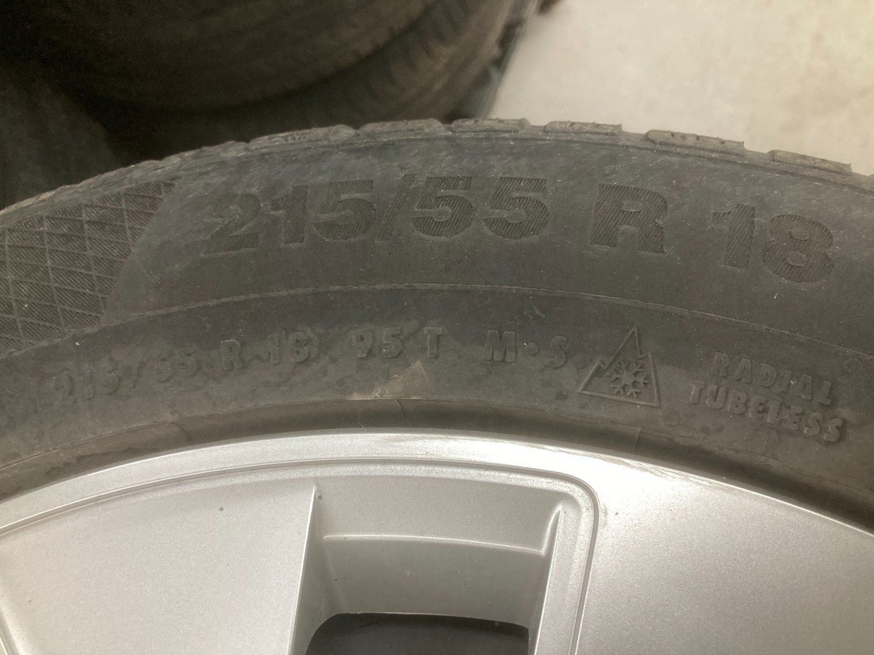 Continental Pneumatici & Ruote complete: 215/55R18 VW ID.3 Winterräder Continental – Usato da Cham venduto da WB2223 5