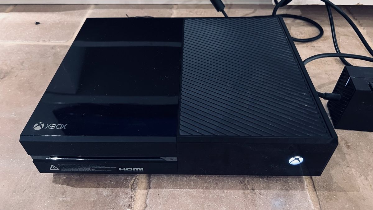 Microsoft Console: Xbox One Konsole mit Spielen und Headset – Usato da schöftland venduto da polymechaniker 7