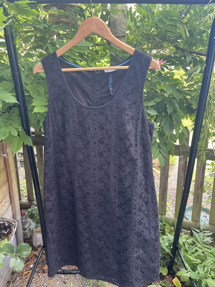 Kleider: Schwarzes grob Spitzen Kleid  – Gebraucht aus hüntwangen von Fiorenzaanna