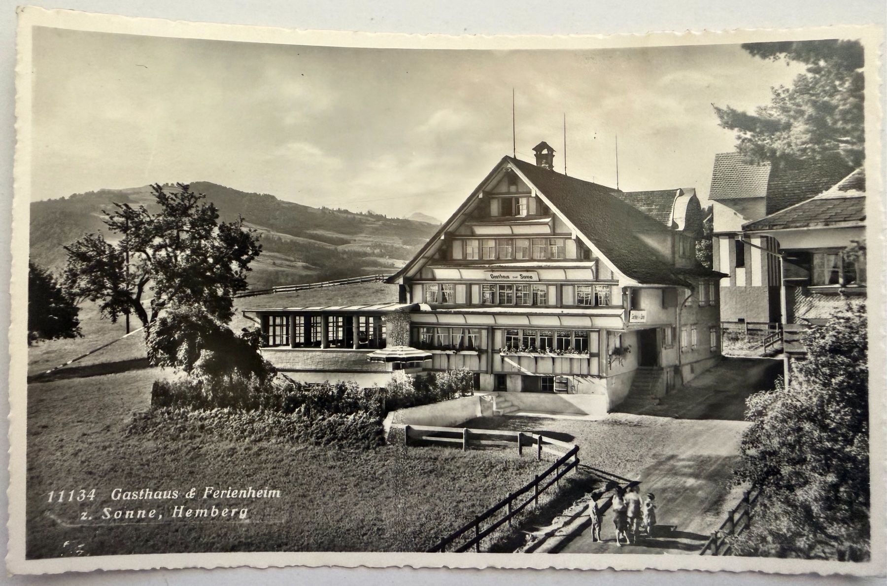 Cartoline postali: HEMBERG - Gasthaus zur Sonne 1956 - Ansichtskarte – Usato da Tegerfelden venduto da siebenmacky