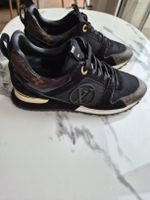 Louis Vuitton runaway black size 36.5