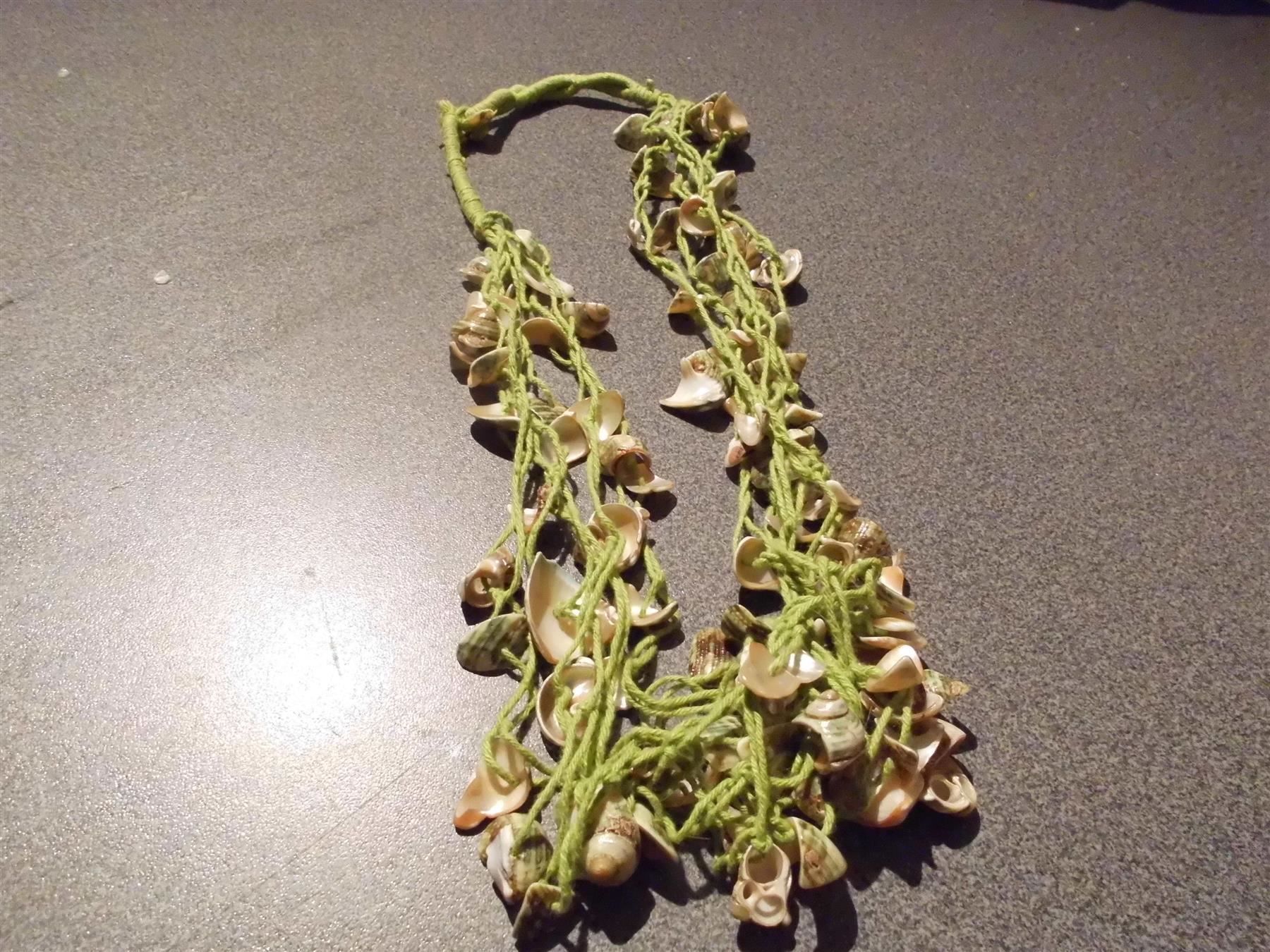 Catenine: Kette grün/Muscheln – Usato da Zürich venduto da abraxas1291
