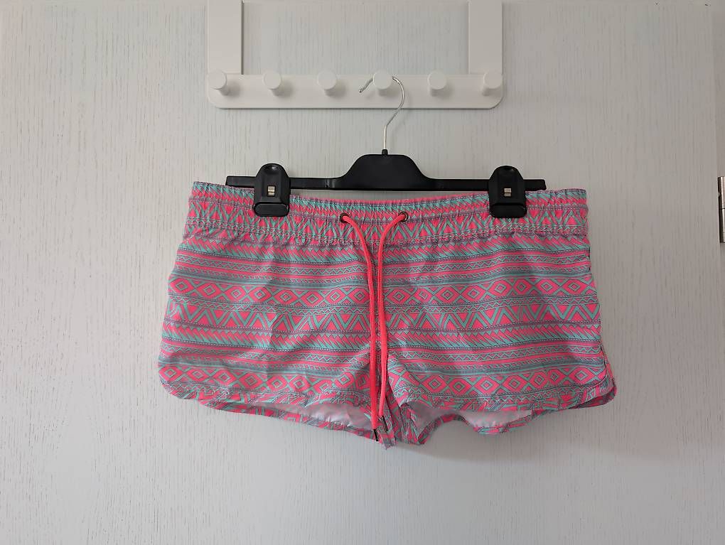 Badekleider & Bikinis: Bade Shorts – Gebraucht aus Erschwil von andora00