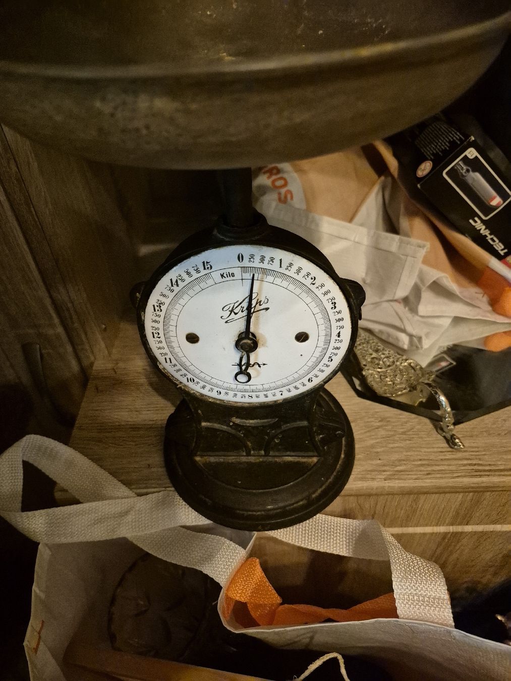 Krups Bilance e pesi: Balance ancienne de Kips, objet de collection rare! – Usato da Penthalaz venduto da yve_wsq8 1