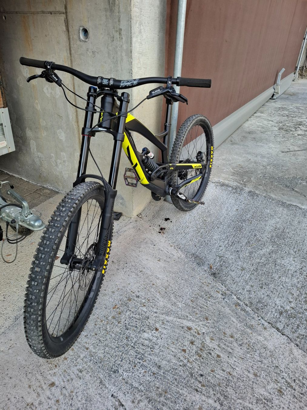 YT Vélos: Downhill Bike – D'occasion à Sargans par fab_9tnq 1