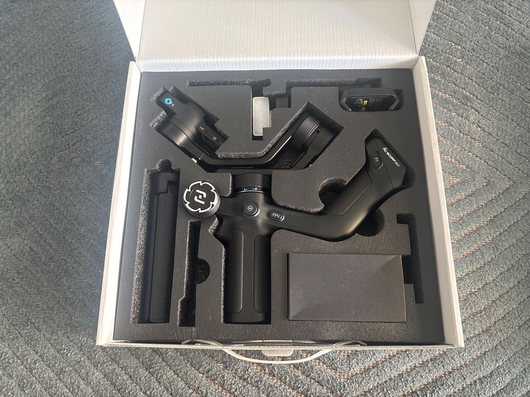 Fixations: SCORP M2-Mobile Gimbal neuwertig – Neuf (Voir description) à Koppigen par aline58 2