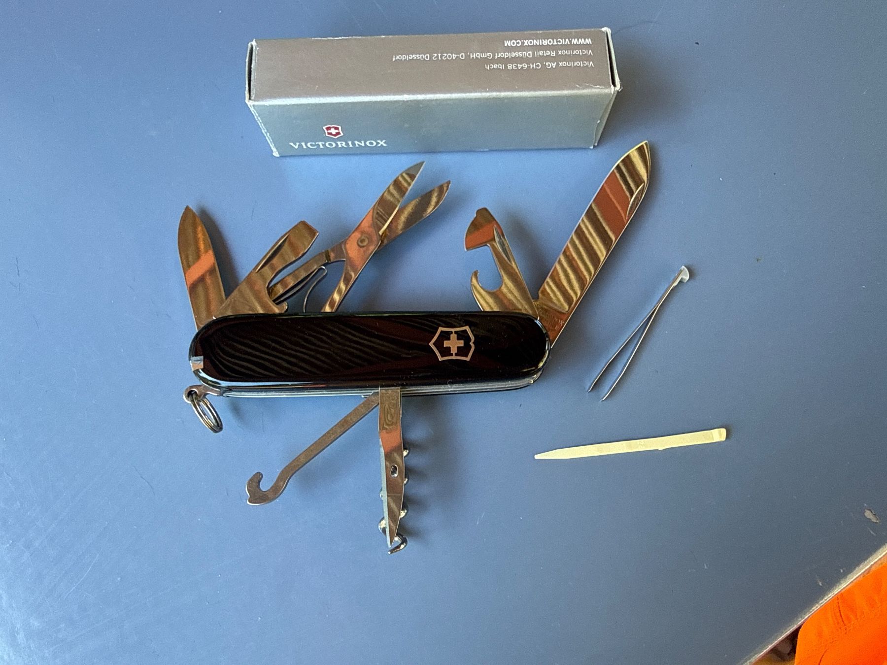 Victorinox Coltelli tascabile: Victorinox Taschenmesser mit Box BVB Sackmesser – Nuovo (secondo la descrizione) da Allschwil venduto da meeresperle 2