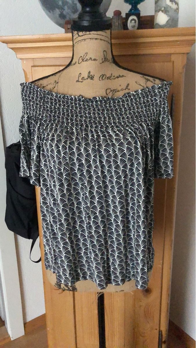 Top: Petit haut , taille S – Nuovo (secondo la descrizione) da Biel/Bienne venduto da Lianumi