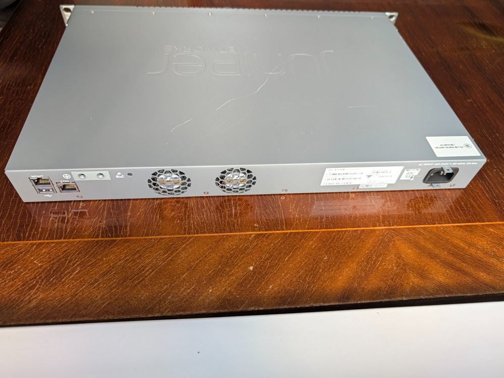 Juniper EX2300 48 Ports PoE+ Junos (Gebraucht) in Niederweningen für ...