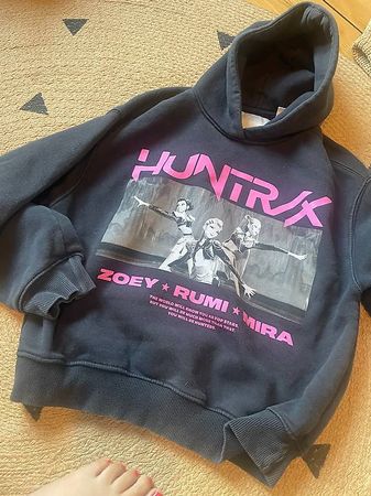 Pull K-pop demon hunters/huntrix 