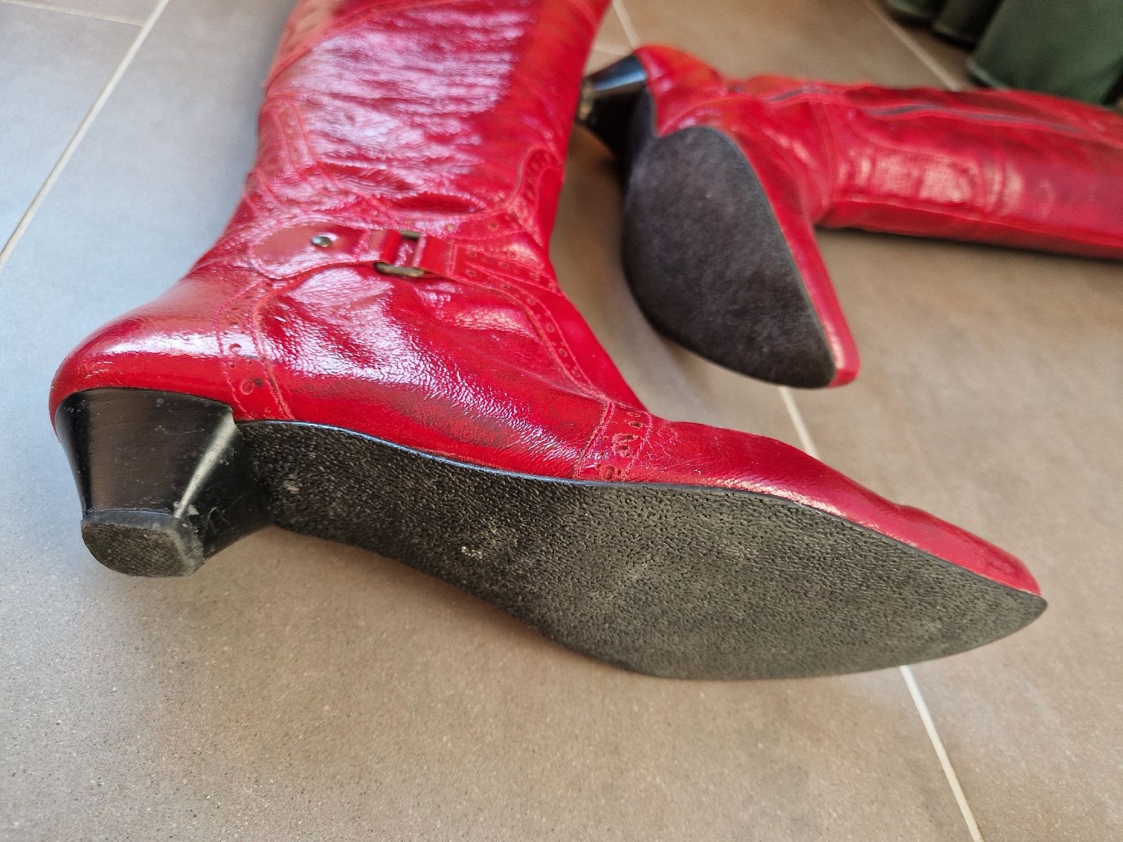 Scarpe da donna: Stiefel Lackleder rot 38 – Usato da Lichtensteig venduto da Cocabana_16 5
