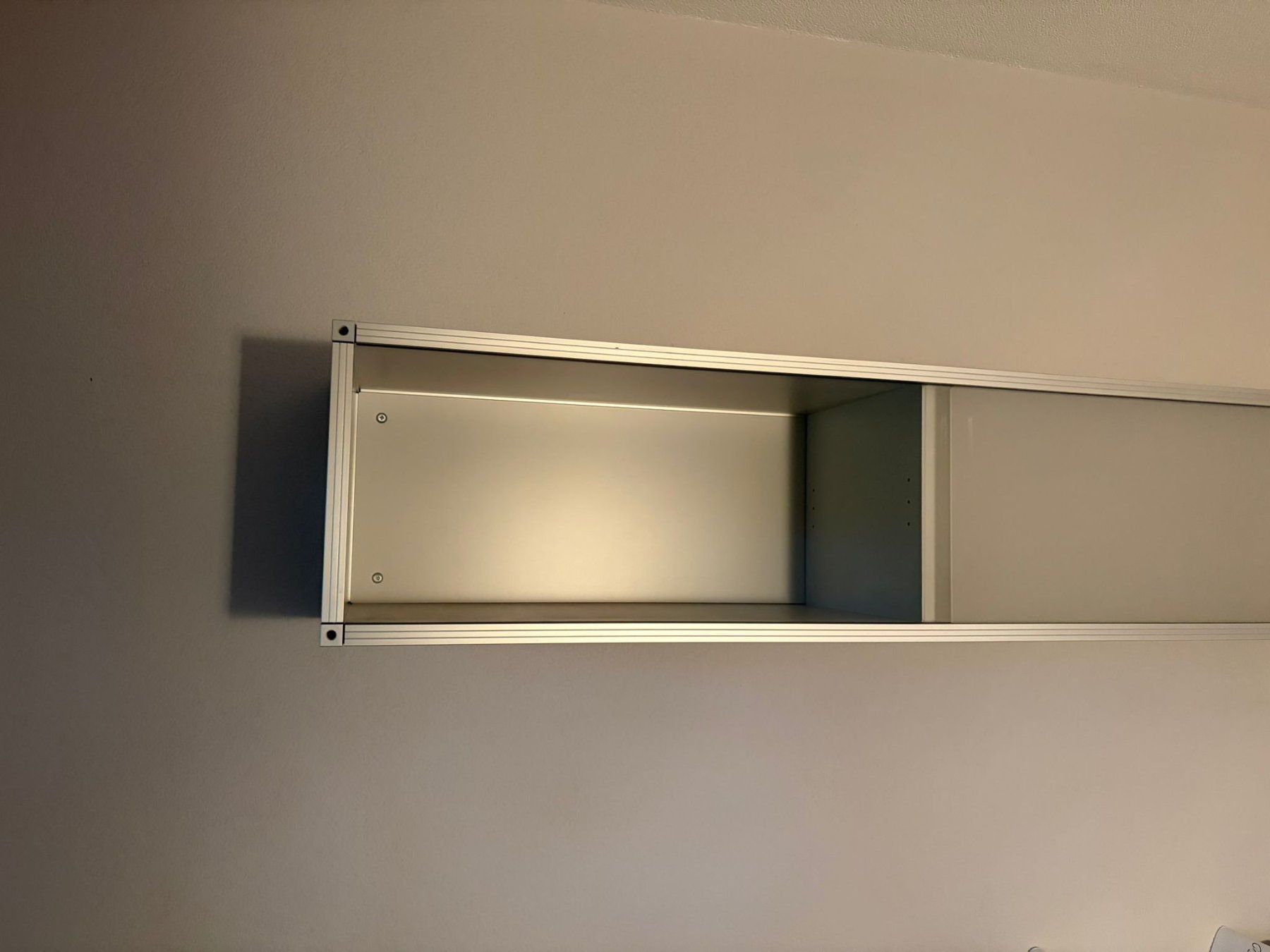 Armoires: Wandschrank – D'occasion à Othmarsingen par ngo_z8rs 1