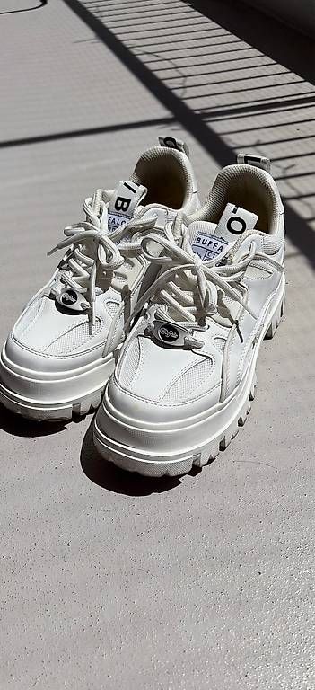 Chaussures femmes: Baskets Buffalo blanche taille 40 – D'occasion à Prilly par ayl_v7wd