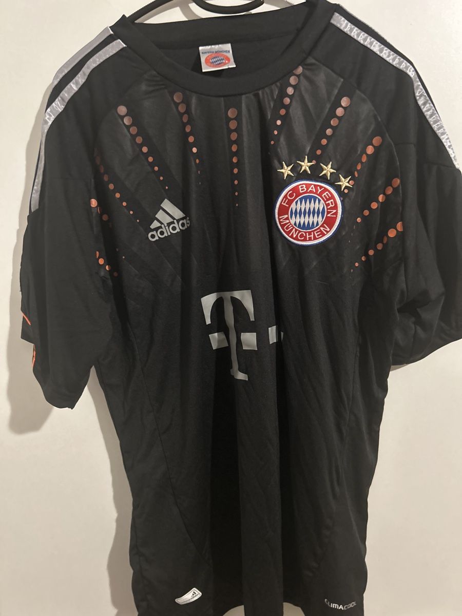 Maillots de corps & Pantalons: Fussball Trikot – D'occasion à Ittigen par Jersey-plug