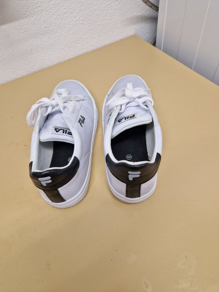 Fila Scarpe da uomo: Schuhe Marke Fila – Usato da Eyholz venduto da aheio