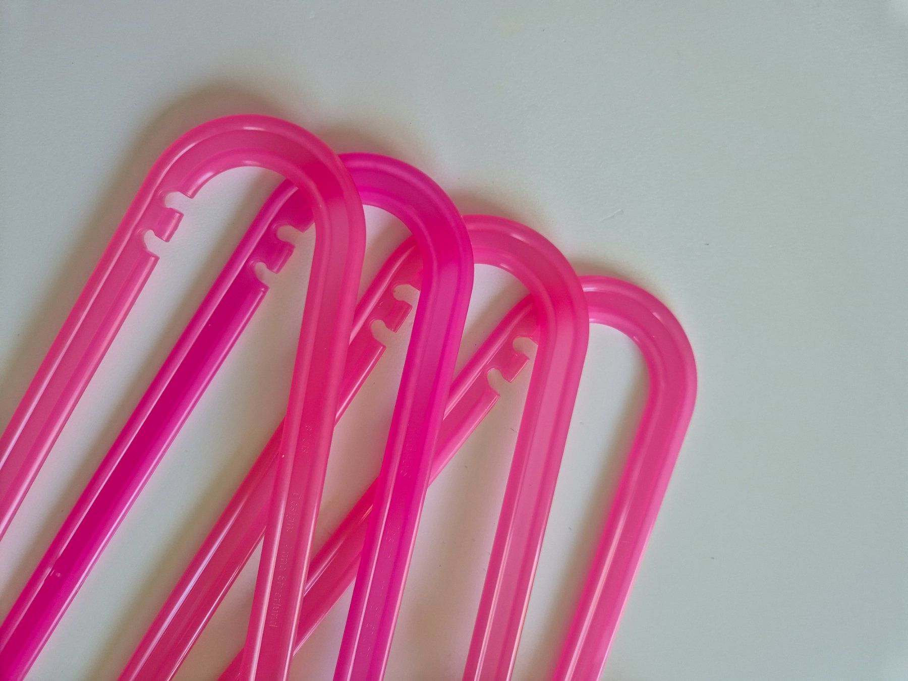 Appendiabiti: 4 Kinderkleiderbügel pink – Usato da Aarburg venduto da NDK 1