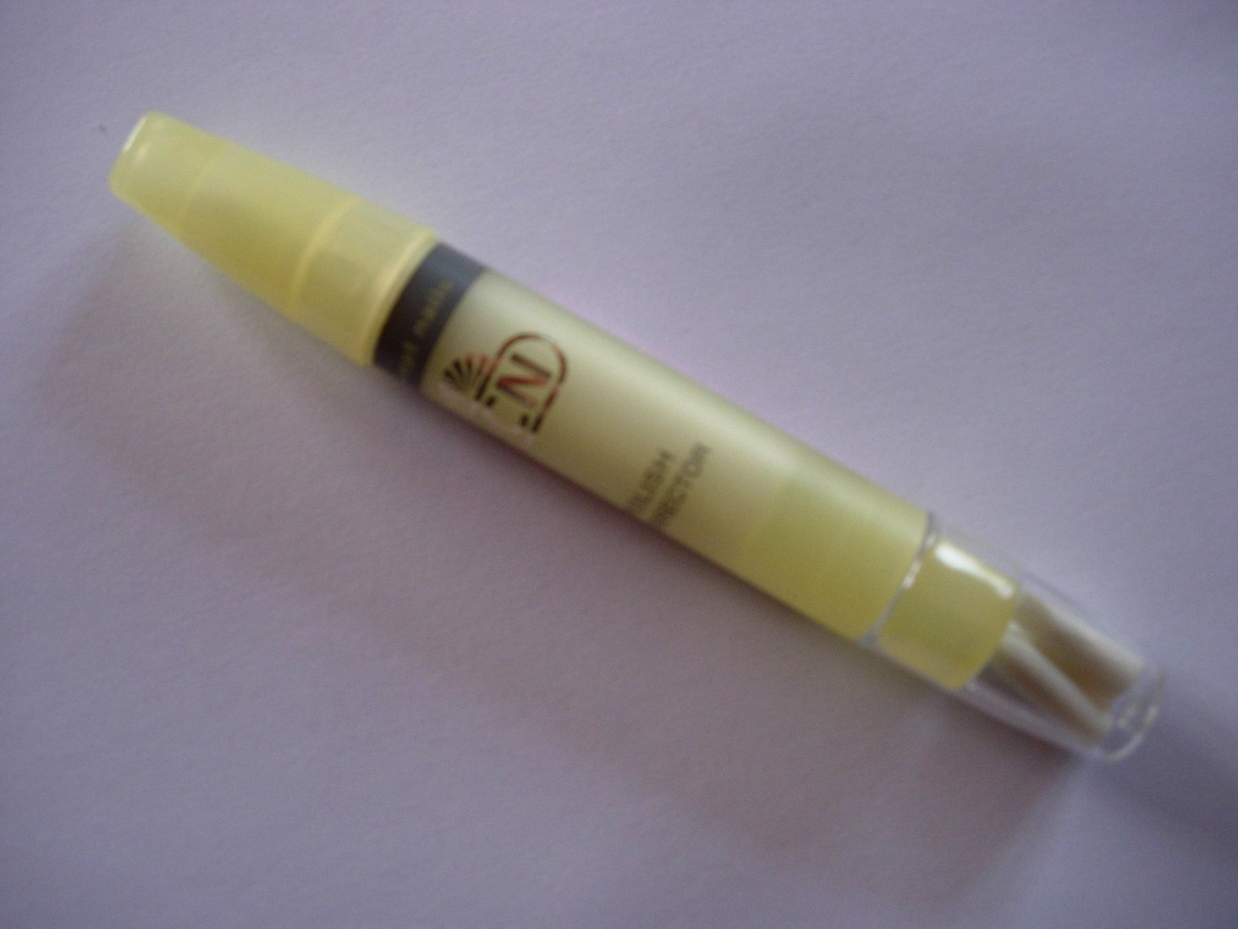 Unghie finte: Nagellack Entferner Stift *** praktisch *** einfach *** – Nuovo e nell'imballaggio originale da Nottwil venduto da Frontal 2