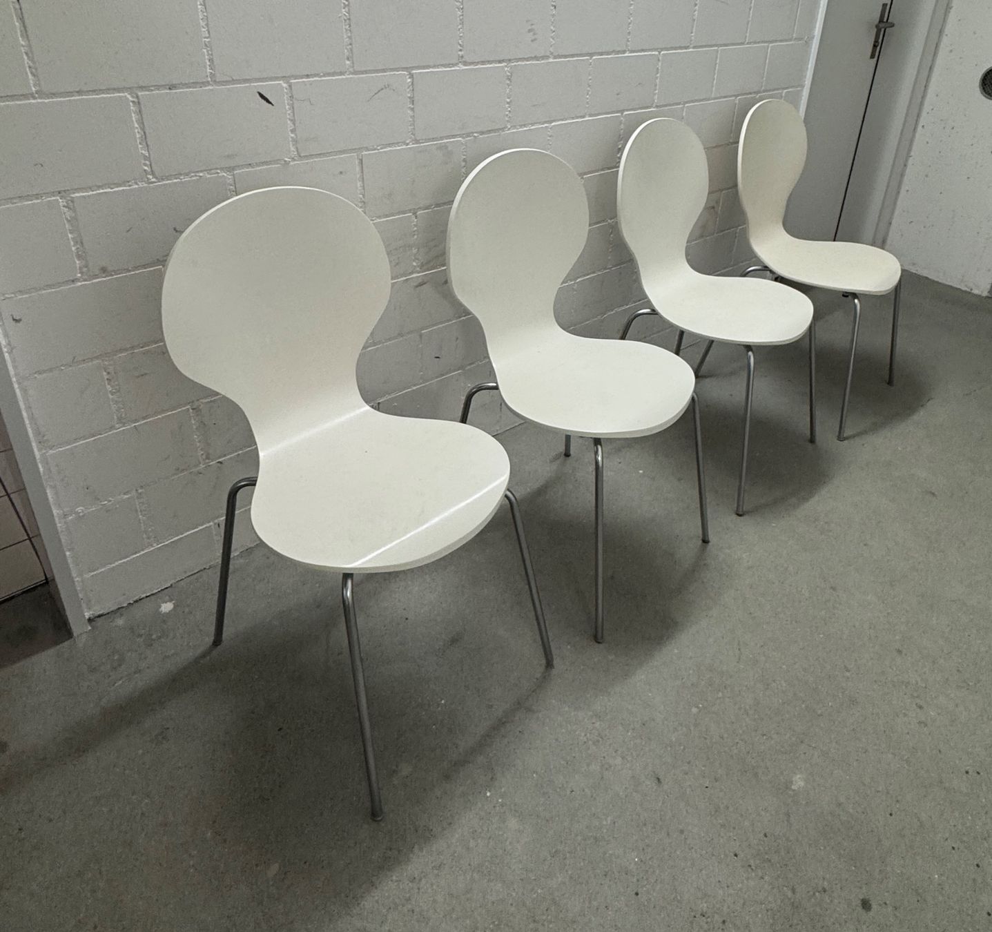 Sedie: 4 Stühle in der Art Arne Jacobsen – Usato da Zürich venduto da Zuerich_Seebach 1