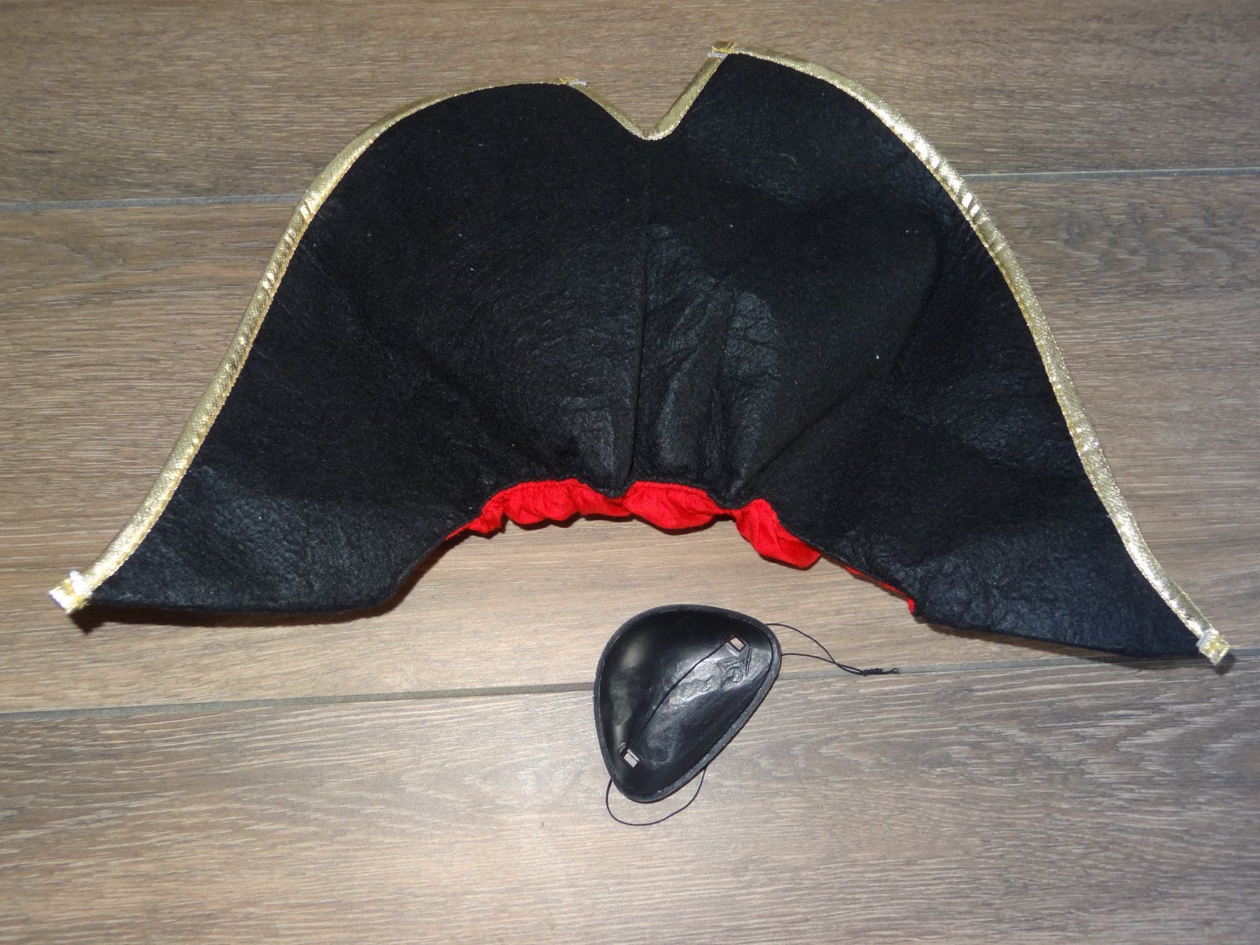 Costumes: Chapeau de pirate avec cache-œil, noir – D'occasion à Satigny par salvatore73 2