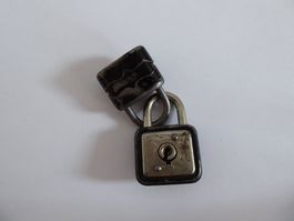 2 nostalgische Vorhängeschlösser, antik