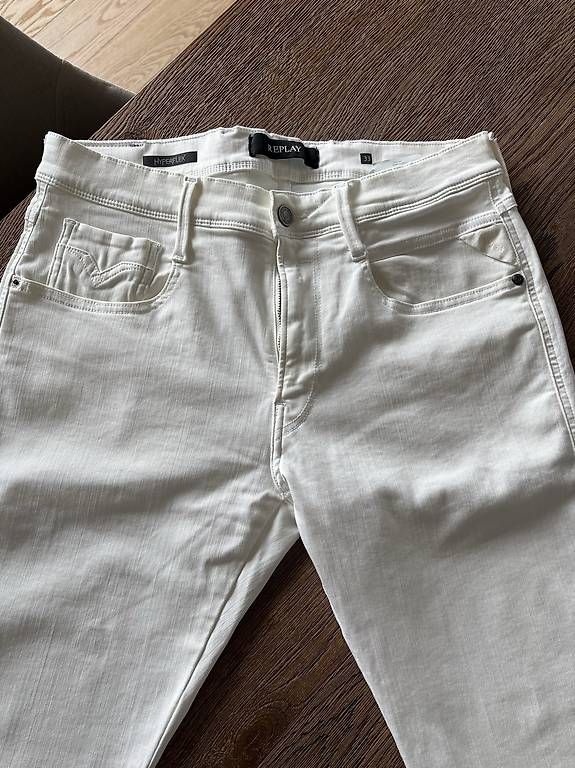 Jeans: Weisse Jeanshose – Nuovo e nell'imballaggio originale da Aesch BL venduto da sab_9j2z 1