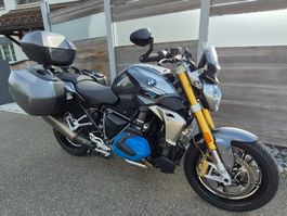 Neuwertige BMW R 1250r voll ausgestattet