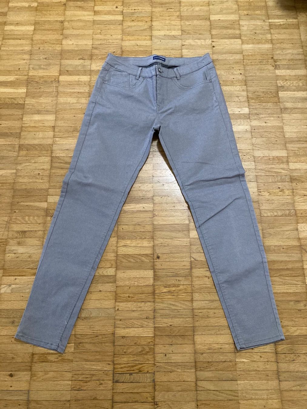 Jeans: 2x graue Jeans Gr. 44 – Usato da Thun venduto da Vans_98
