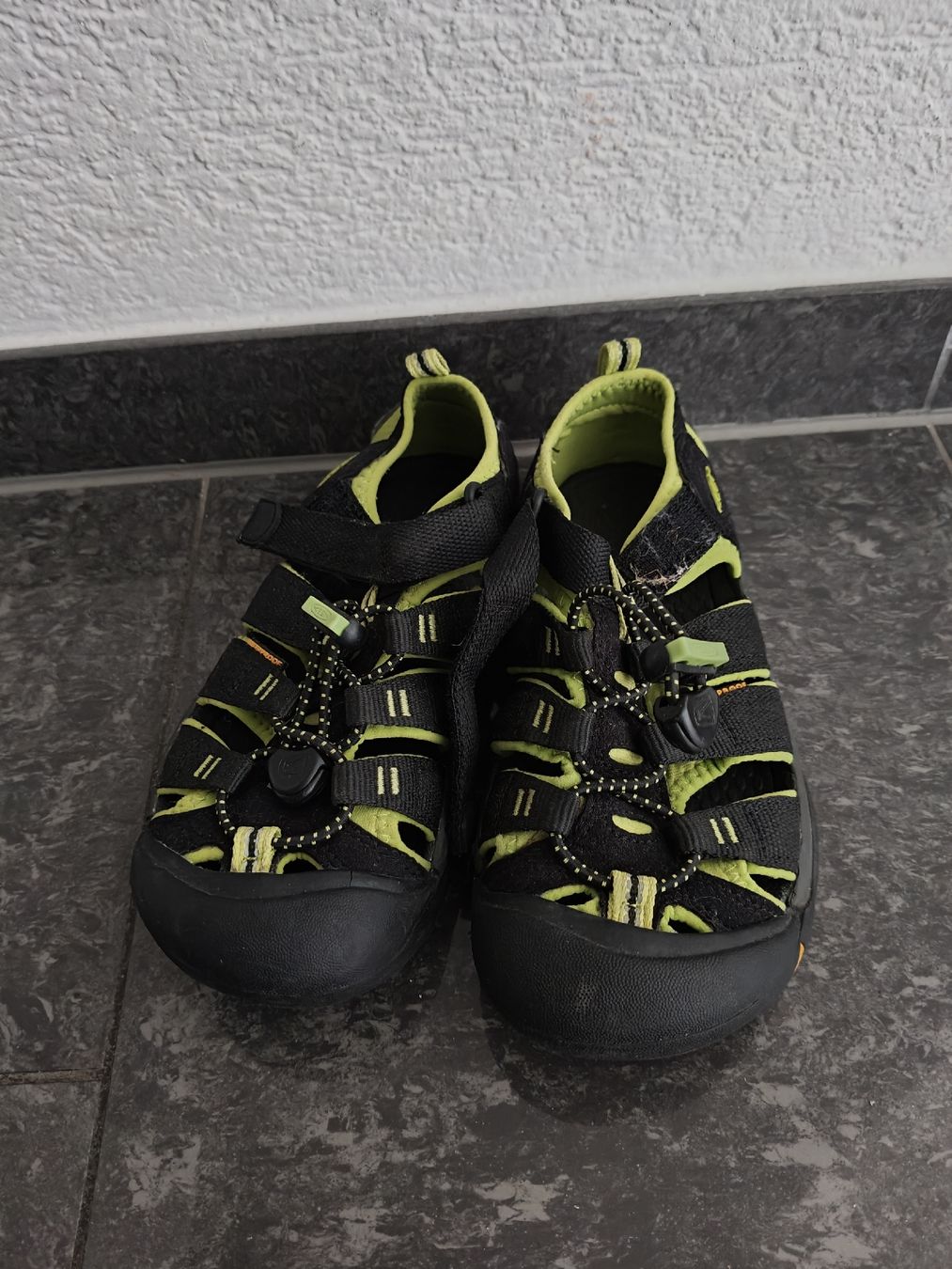 Keen Scarpe per ragazzi: Sandales Keen enfant taille 34 – Nuovo (secondo la descrizione) da Oberburg venduto da Ines2019