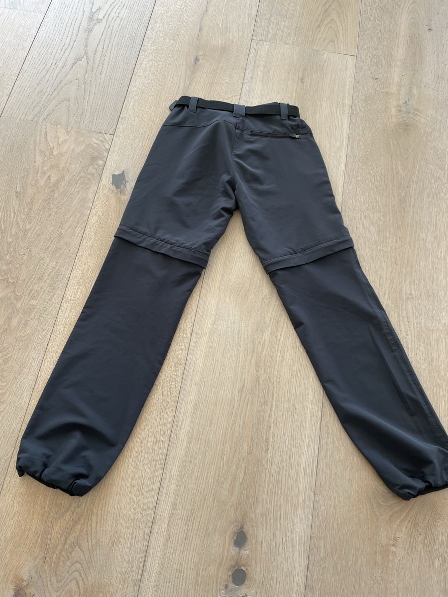 CMP Pantalons: KinderWanderhose Zip-Off CMP Schwarz Grösse 140 – D'occasion à Hohenrain par Oters 1