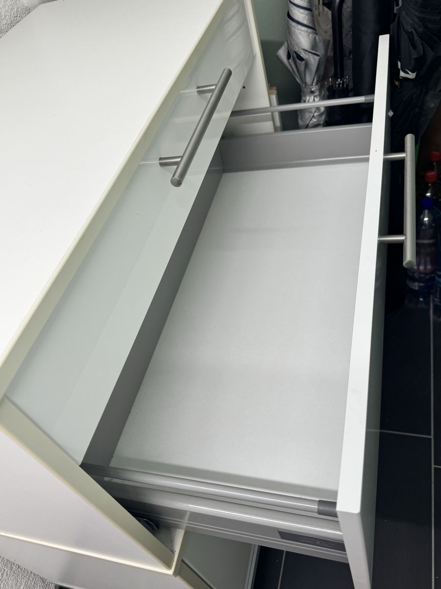 Cassettiere: Ikea Kommode weiss  sehr stabil – Usato da Oberweningen venduto da Jogi2 1