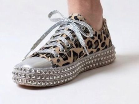 Scarpe da donna: Sneaker Leoprint und Nieten – Usato da Leuk-Stadt venduto da 2thcircle