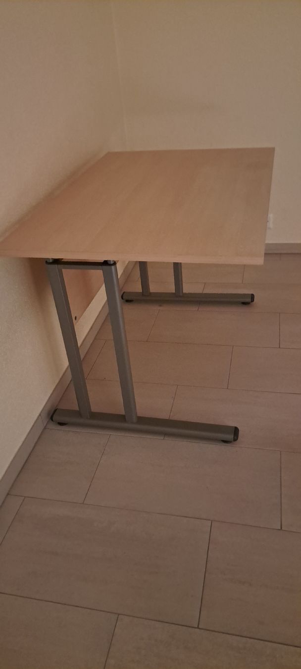 Scrivanie: Schreibtisch – Usato da Burgdorf venduto da 13Isernia 1