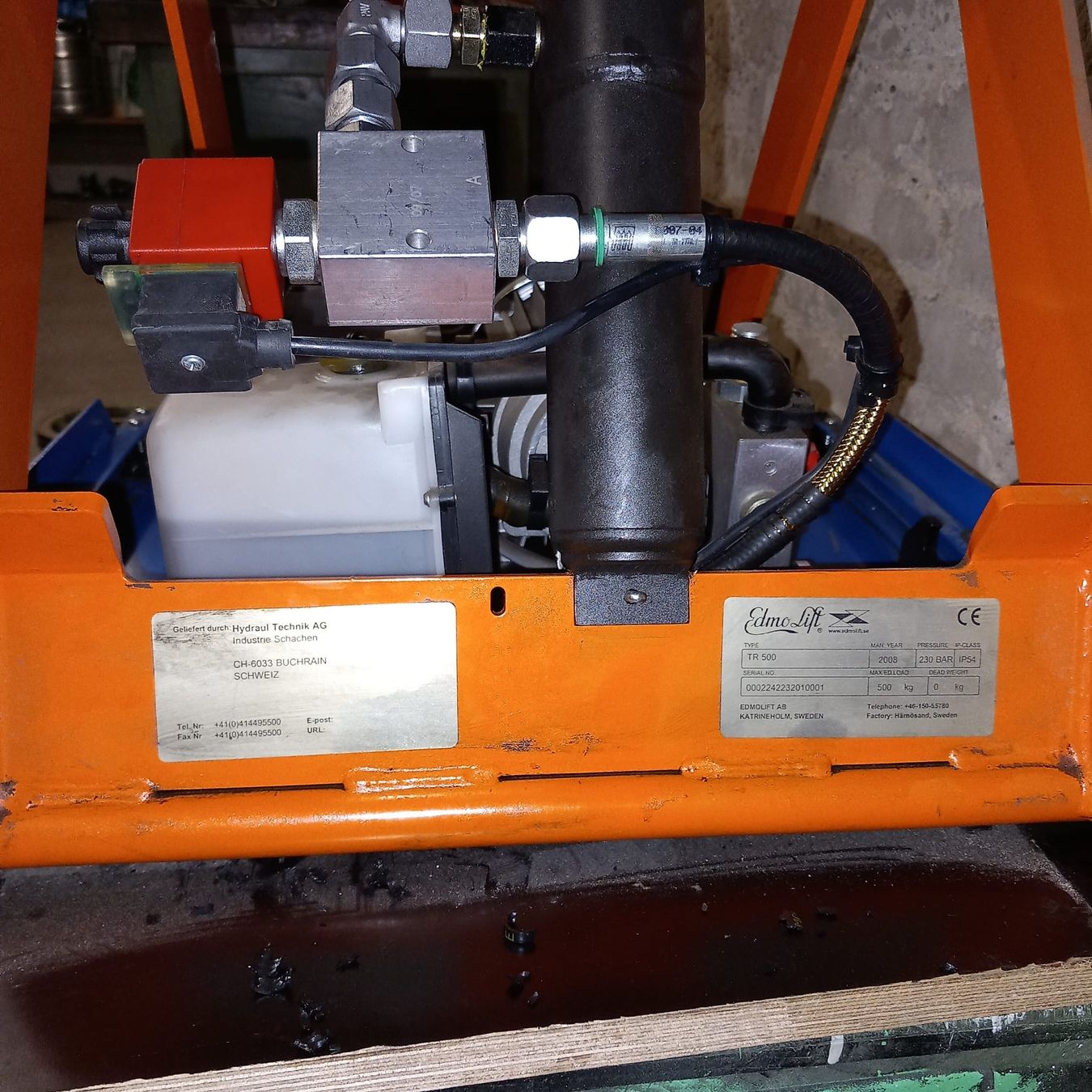Ponts élévateurs & Crics: Hydraulischer Hubtisch – D'occasion à Recherswil par Deutzd8006Fahrer 3