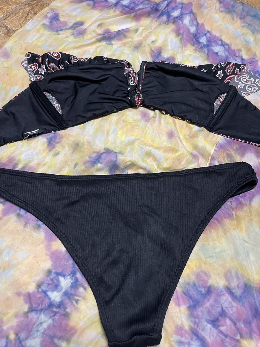 Maillots de bain & Bikinis: Chic bikini costume da bagno con volane – Neuf (Voir description) à Gordevio par LanaZimm 6