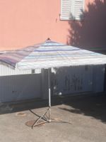 Grosser wetterfeste Sonnenschirm, ideal für Märkte Aktion