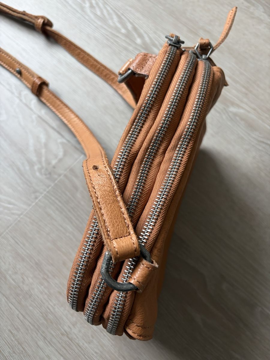 Liebeskind Taschen für Damen: Umhängetasche Liebeskind Berlin – Gebraucht aus Freienstein von Flyer1979 1