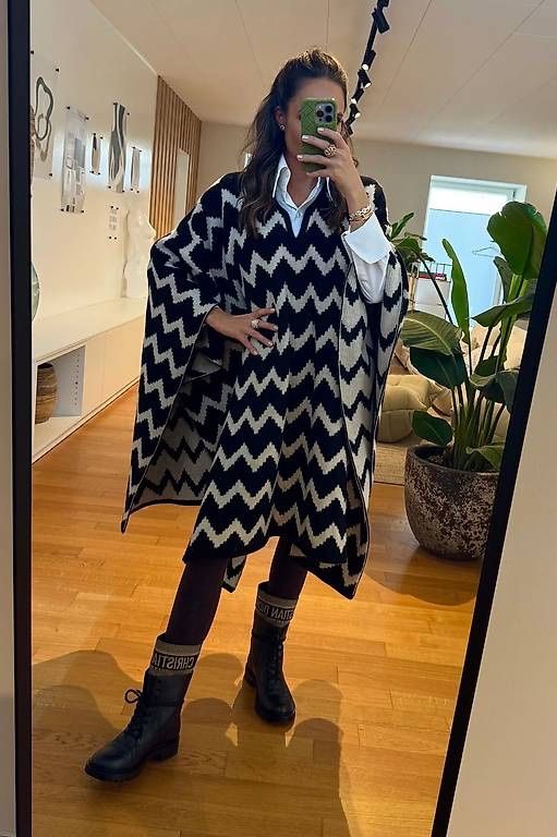 Altro in  Abbigliamento & Accessori: THE ELDER STATESMAN CAPE KASCHMIR – Nuovo (secondo la descrizione) da Schwyz venduto da bofb 2