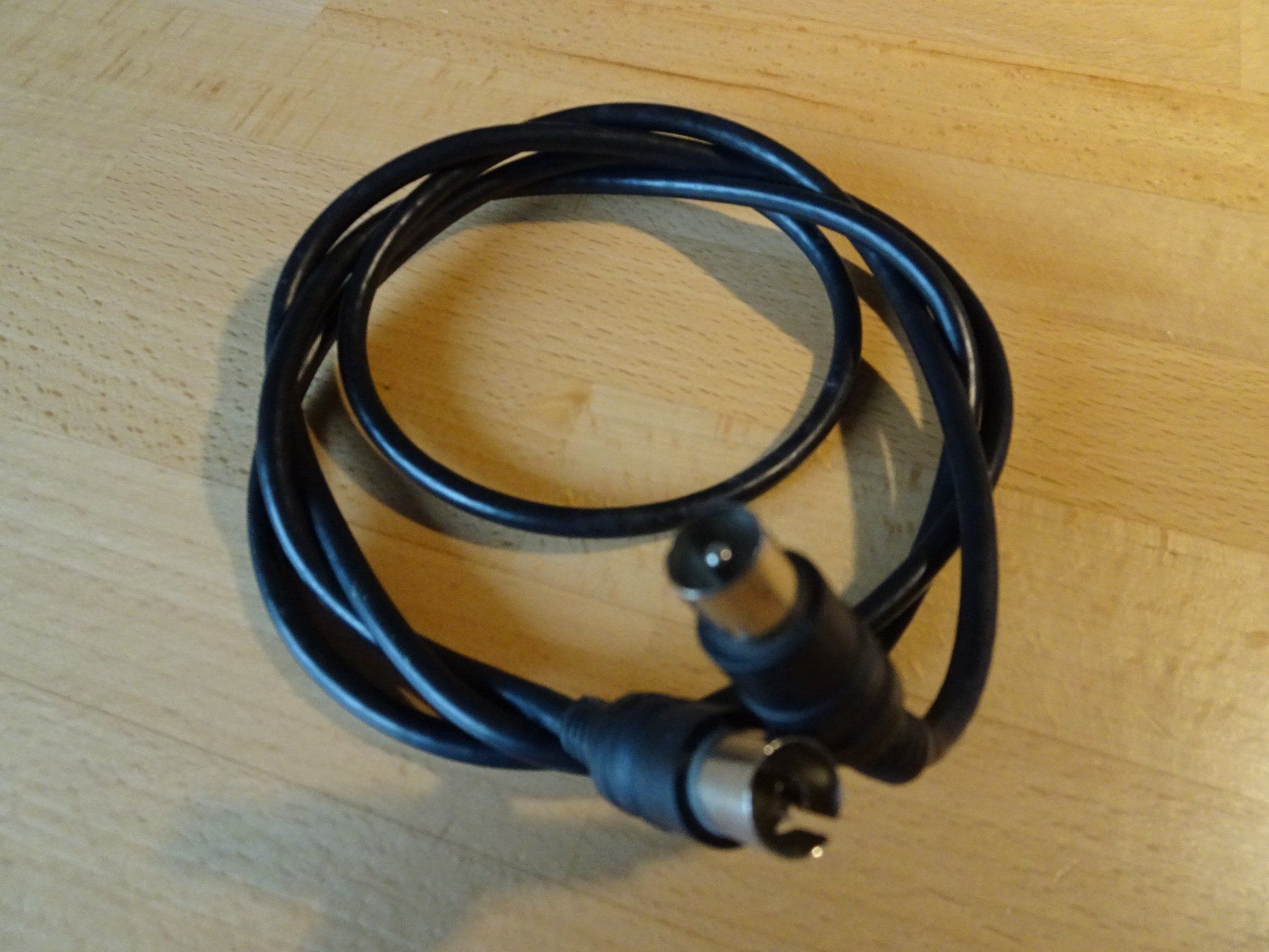 Cavi: Antennenkabel 1.50m, schwarz, Nr. 5 – Usato da Matzingen venduto da carola71