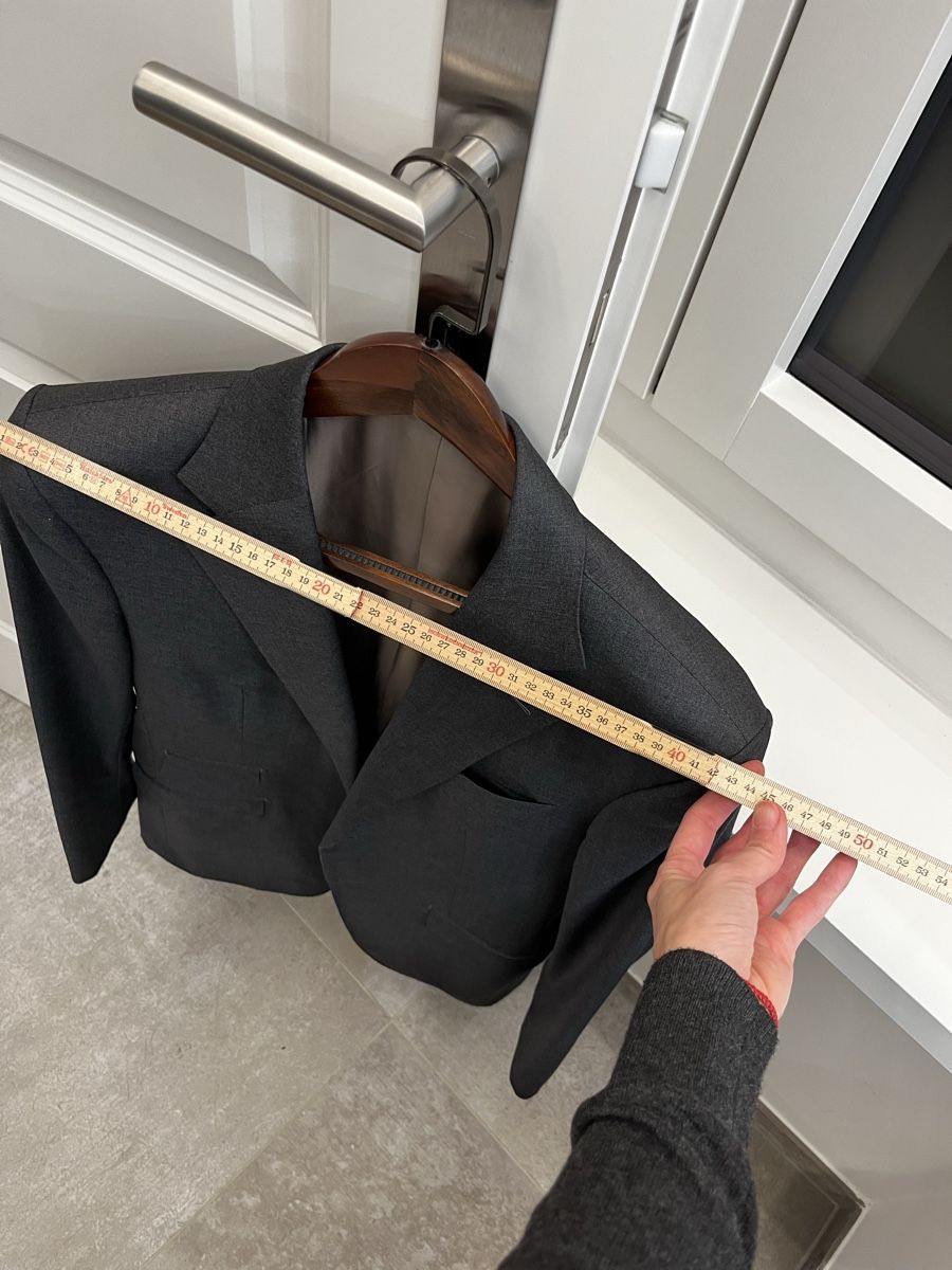 Completi: Anzug, Grau, Top Zustand, ca. Grösse 48 – Usato da Zürich venduto da Saratue 5