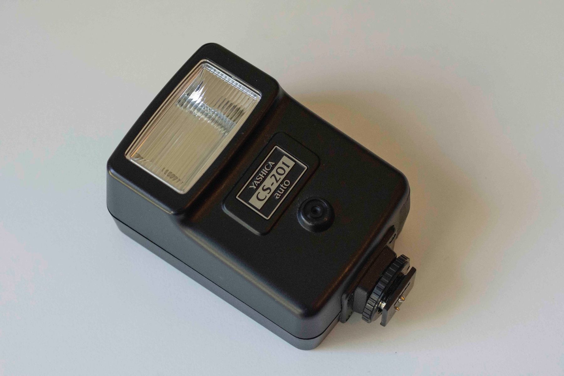Flashs: Yashica CS-201 Blitz – D'occasion à Schwerzenbach par floridan