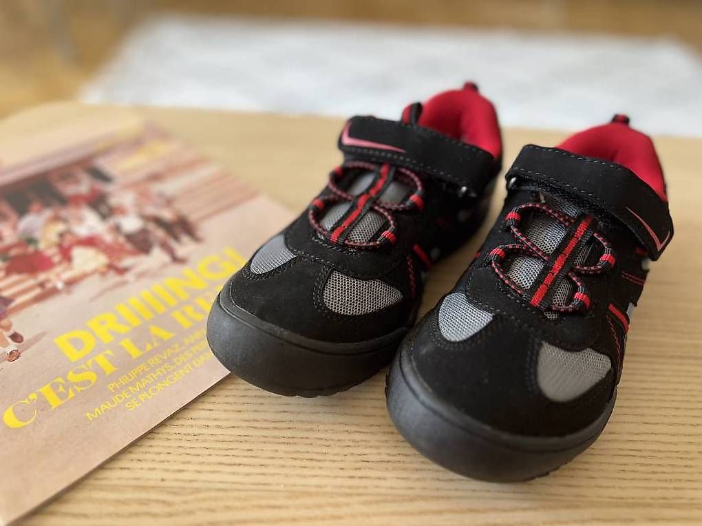 Scarpe per ragazzi: Paire de sneakers neuves taille 33 – Usato da Versoix venduto da L_armoire_d_isa