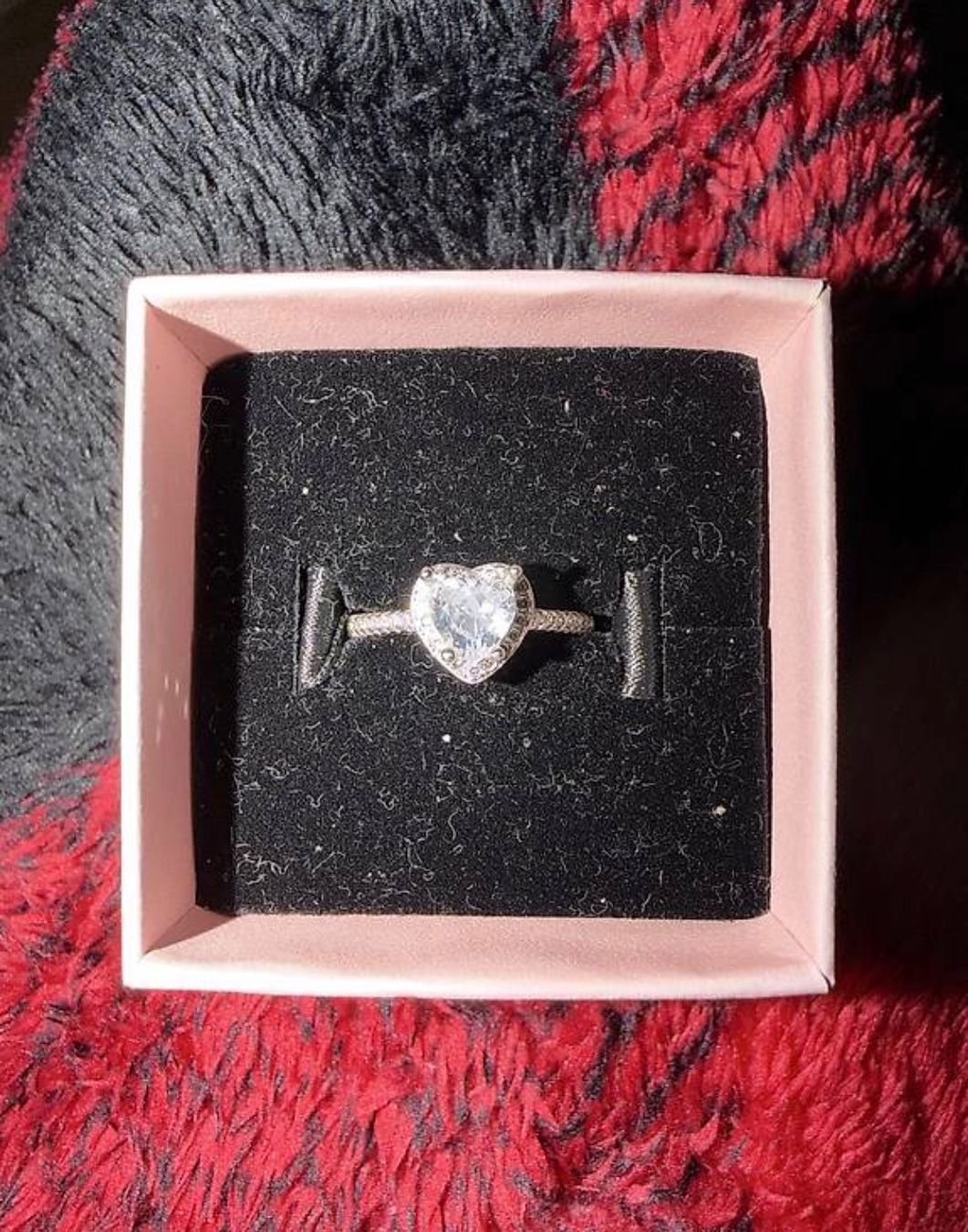 Anelli: Herzförmiger Ring, neuwertig - Perfekt als Geschenk! – Nuovo (secondo la descrizione) da Kappelen venduto da zay_lnl2