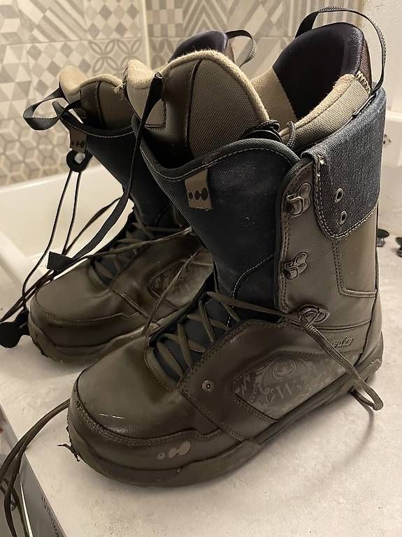 Scarpe da uomo: Chaussures de snowboard – Usato da Ipsach venduto da dalpozz