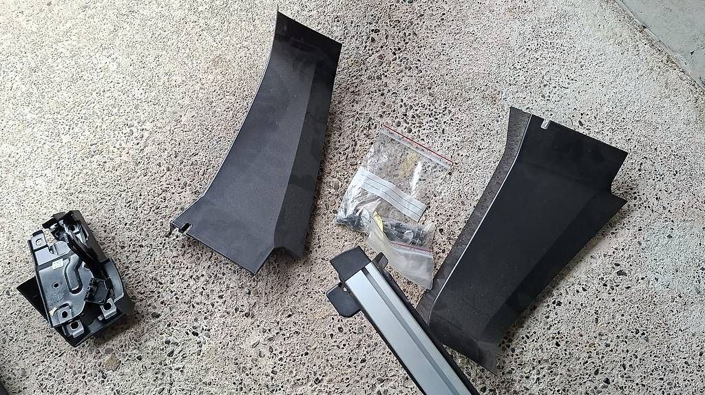 Tutti pezzi di ricambio auto: Ford  Original Laderaumabdeckung – Usato da Dottikon venduto da Strizzi15 2