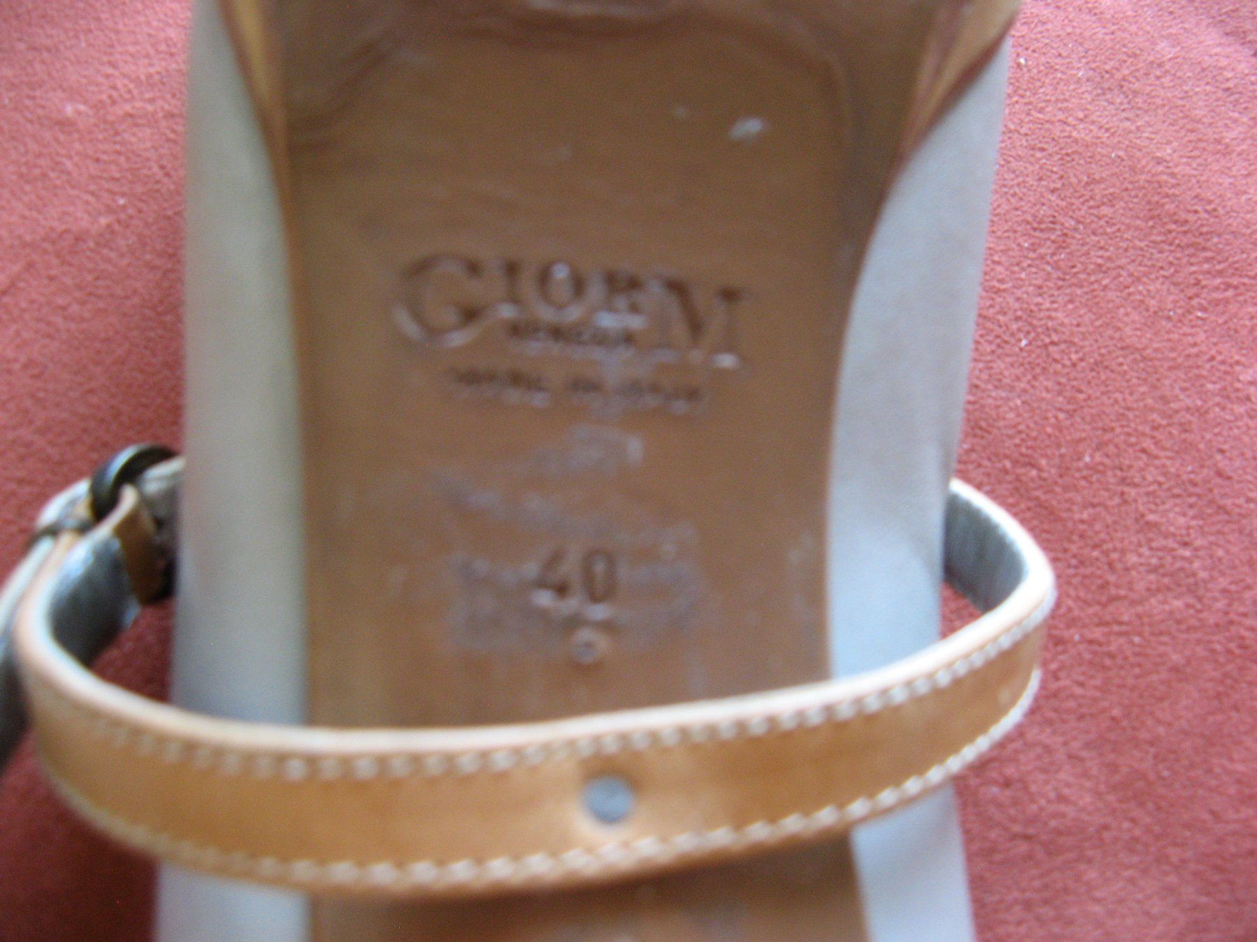 Damenschuhe: beige Sandaletten Gr. 40 von GiorM – Gebraucht aus Zürich von apil 4
