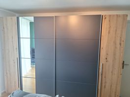 Kleiderschrank
