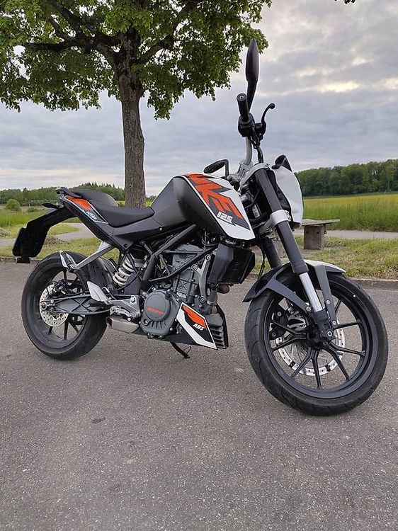 KTM Duke 125 frisch ab MFK 1