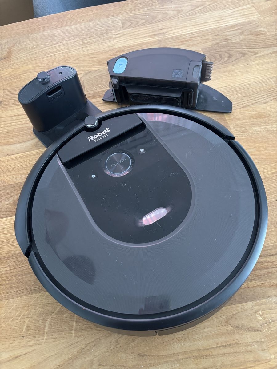 Irobot Aspirapolveri & Accessori: IRobot Roomba – Usato da Lotzwil venduto da _.anjaaaa