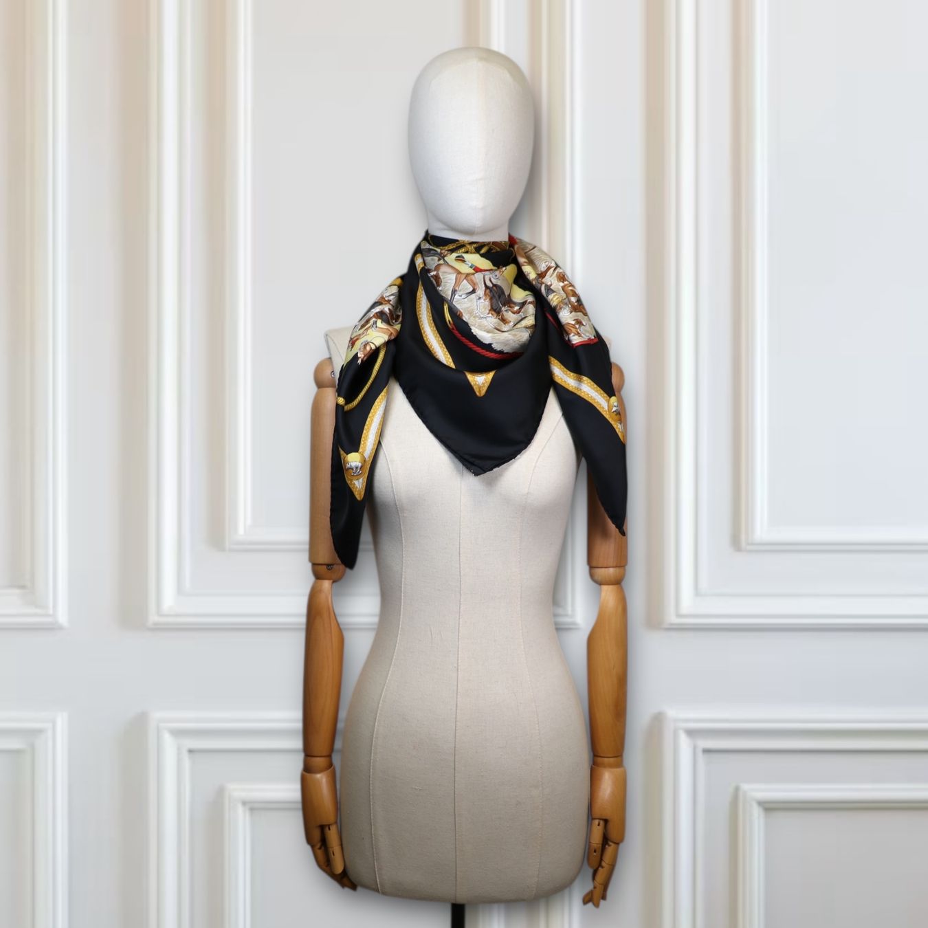 Hermès Foulard & Sciarpe: Hermès Carré "Laisser courre" schwarz – Usato da Binningen venduto da Designerlabels 2